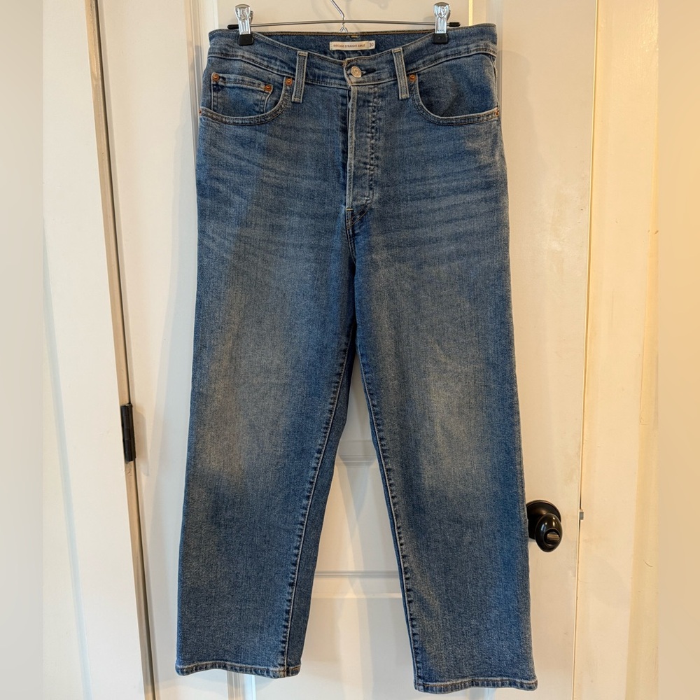 Levi’s Ribcage Denim, Straight-leg Ankle, Medium Wash, Size 30